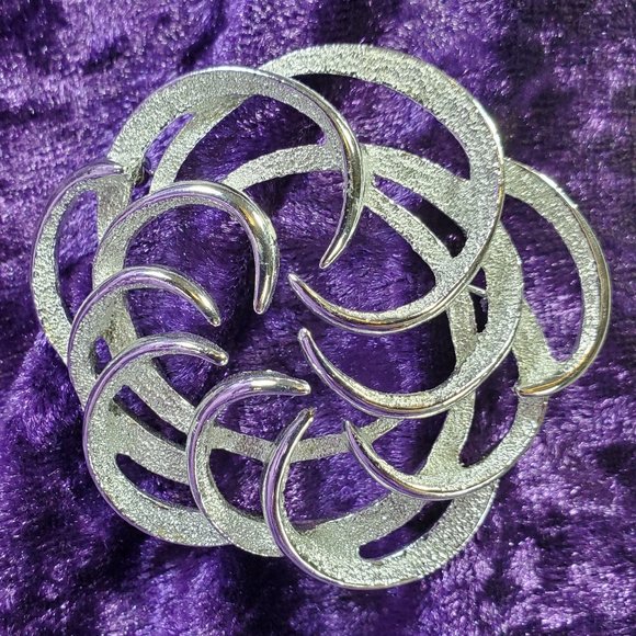 STUNNING Silver Semi-Spiral Brooch/Pin - Picture 4 of 5